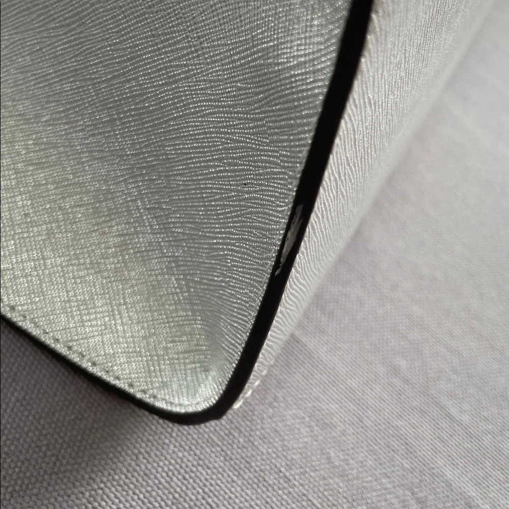 Kate Spade Kenzie Silver Metallic Purse & Wallet - Picture 16 of 16